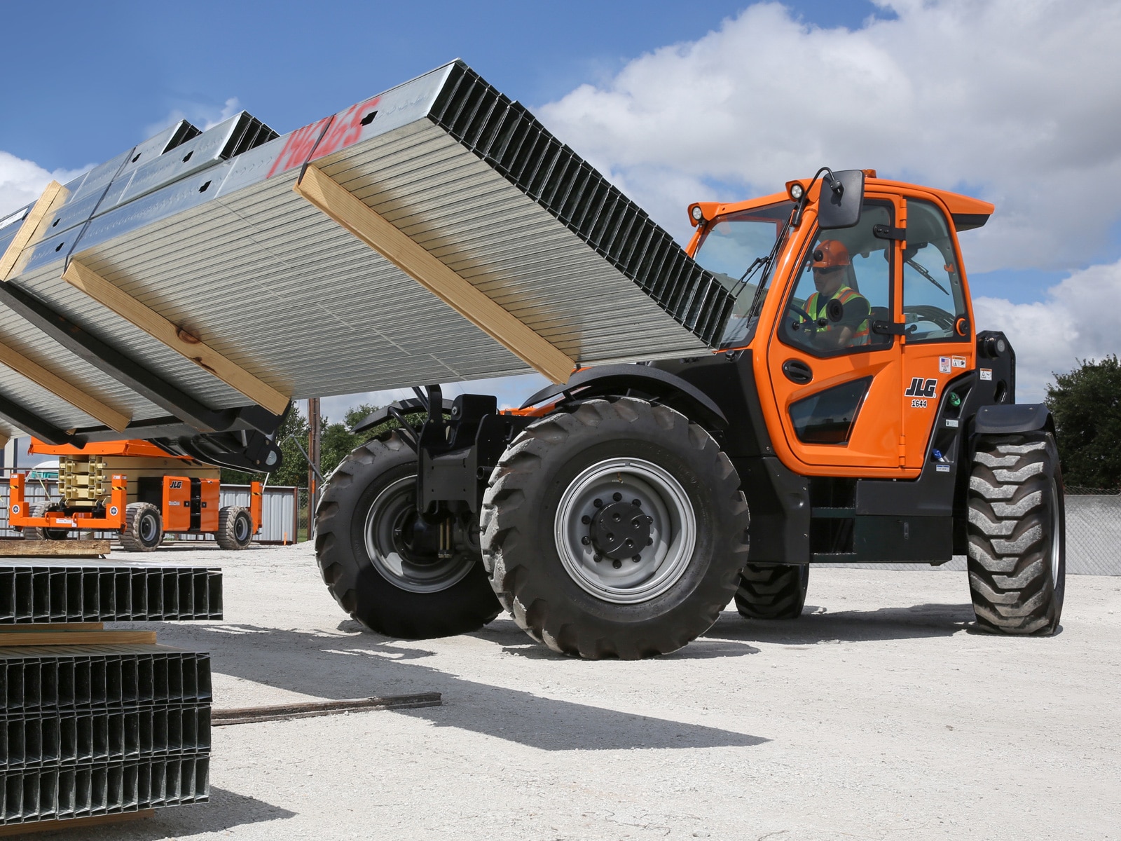 jlg 1644 high capacity telehandler application