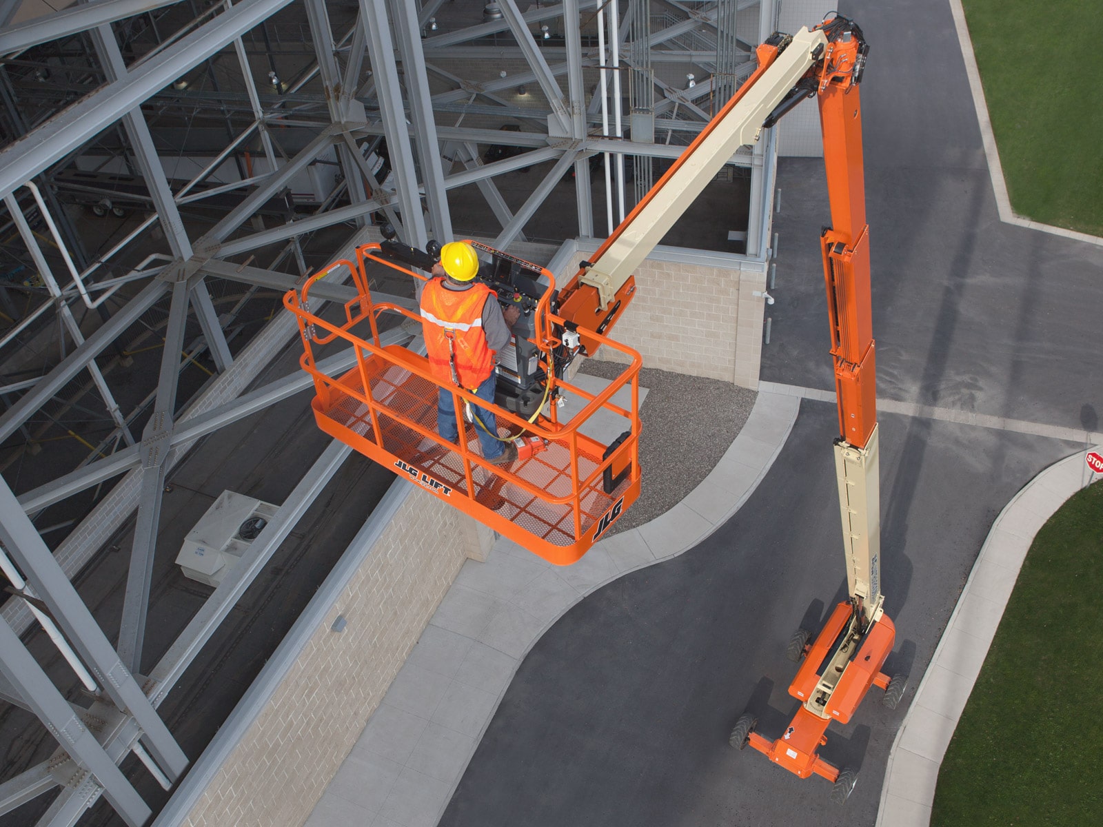 jlg 1500sj telescopic boom lift construction application