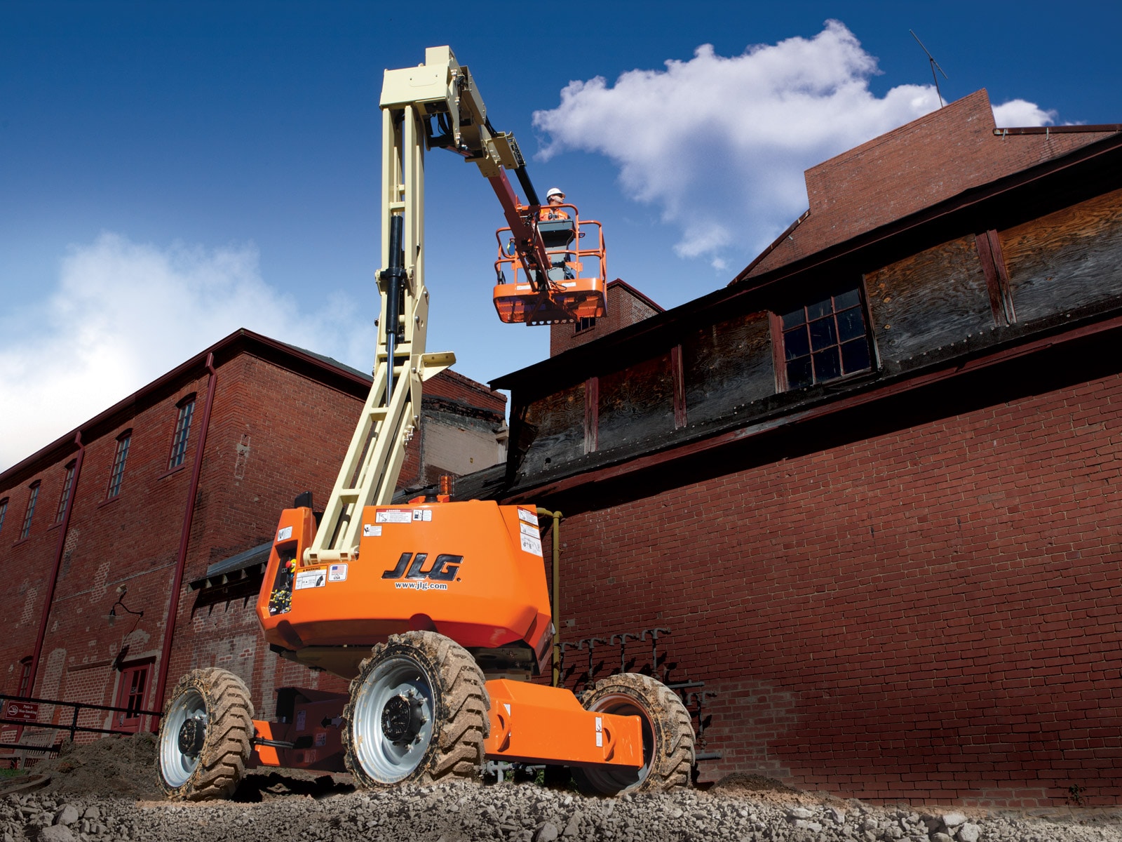 jlg 340 aj articulating boom lift application