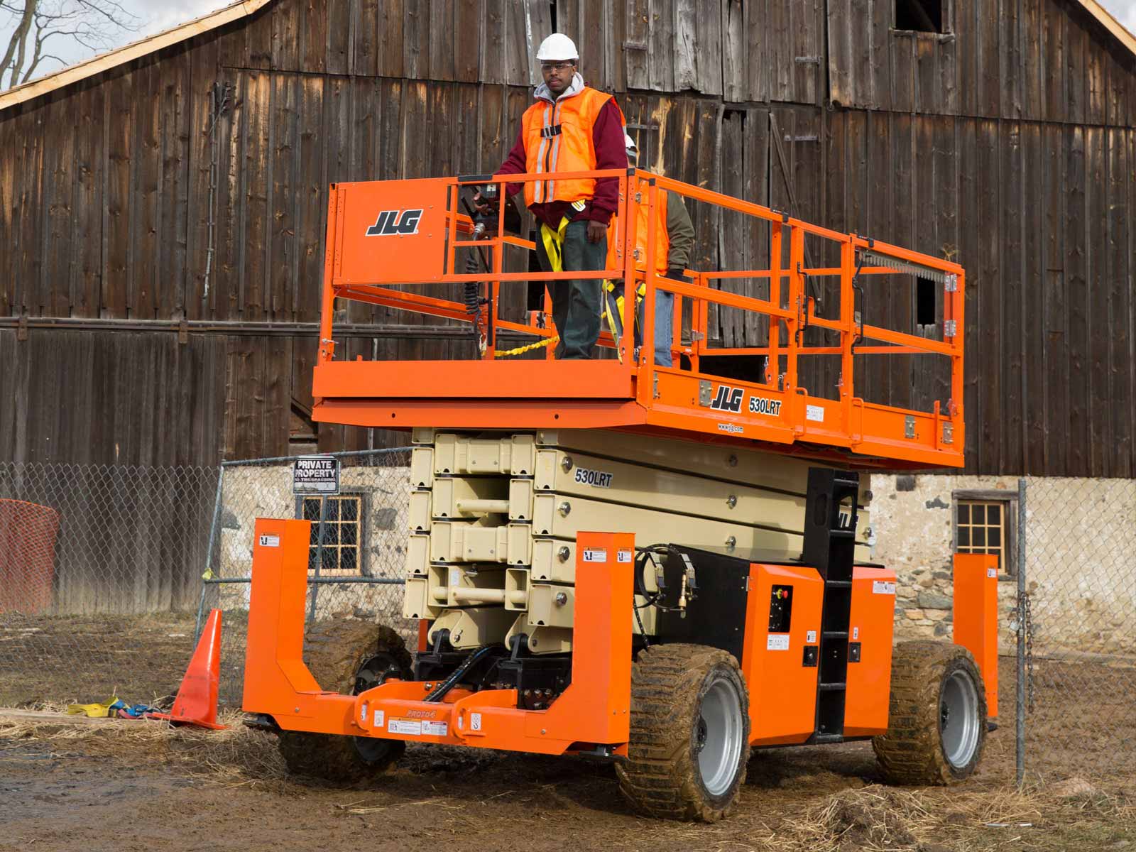 jlg 530lrt engine powered scissor lift driving application