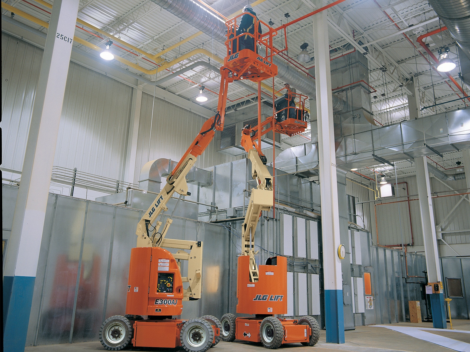 jlg e300ajp articulating boom lift application