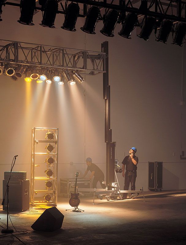 genie super tower material lift application