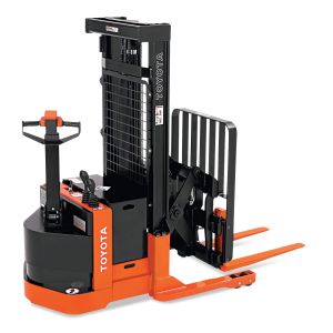 toyota walkie reach truck