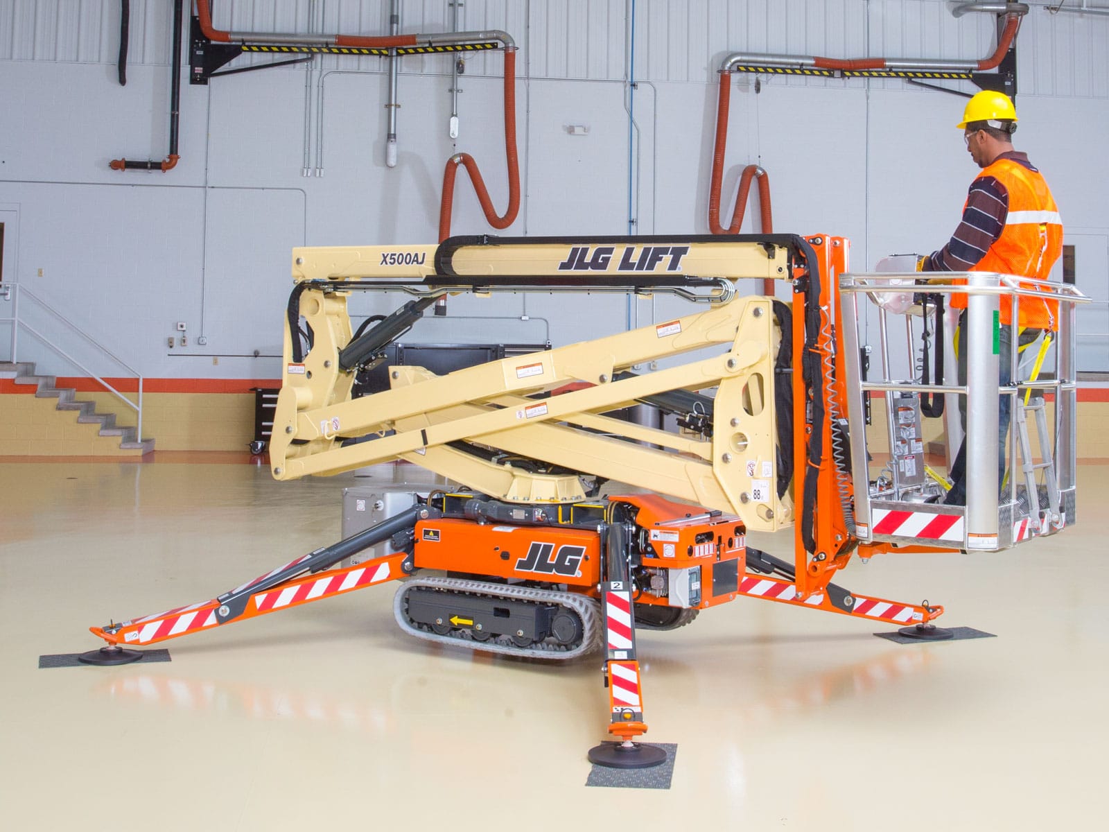 jlg x500aj compact crawler boom lift lowered
