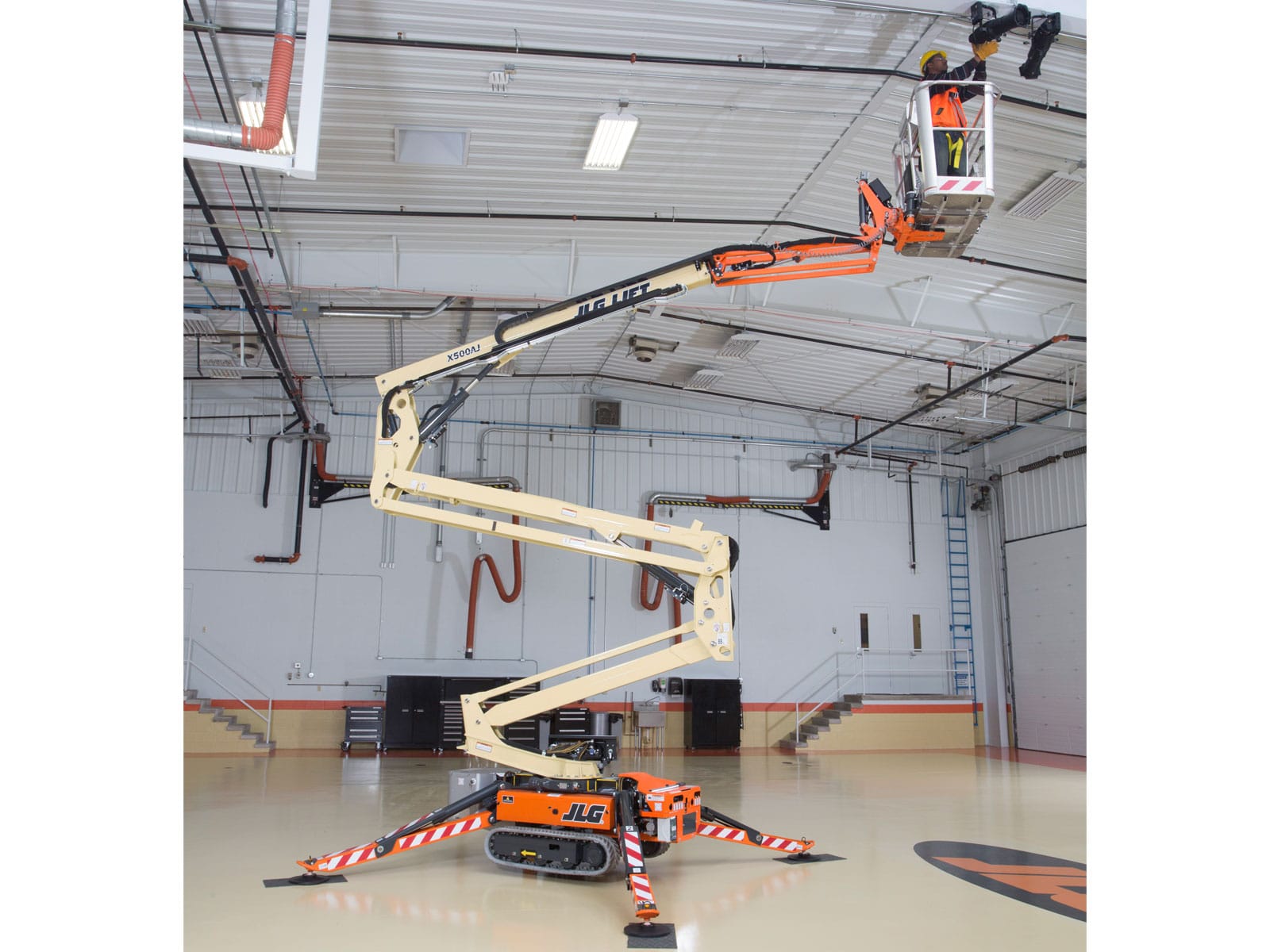 jlg x500aj compact crawler boom lift maintenance application