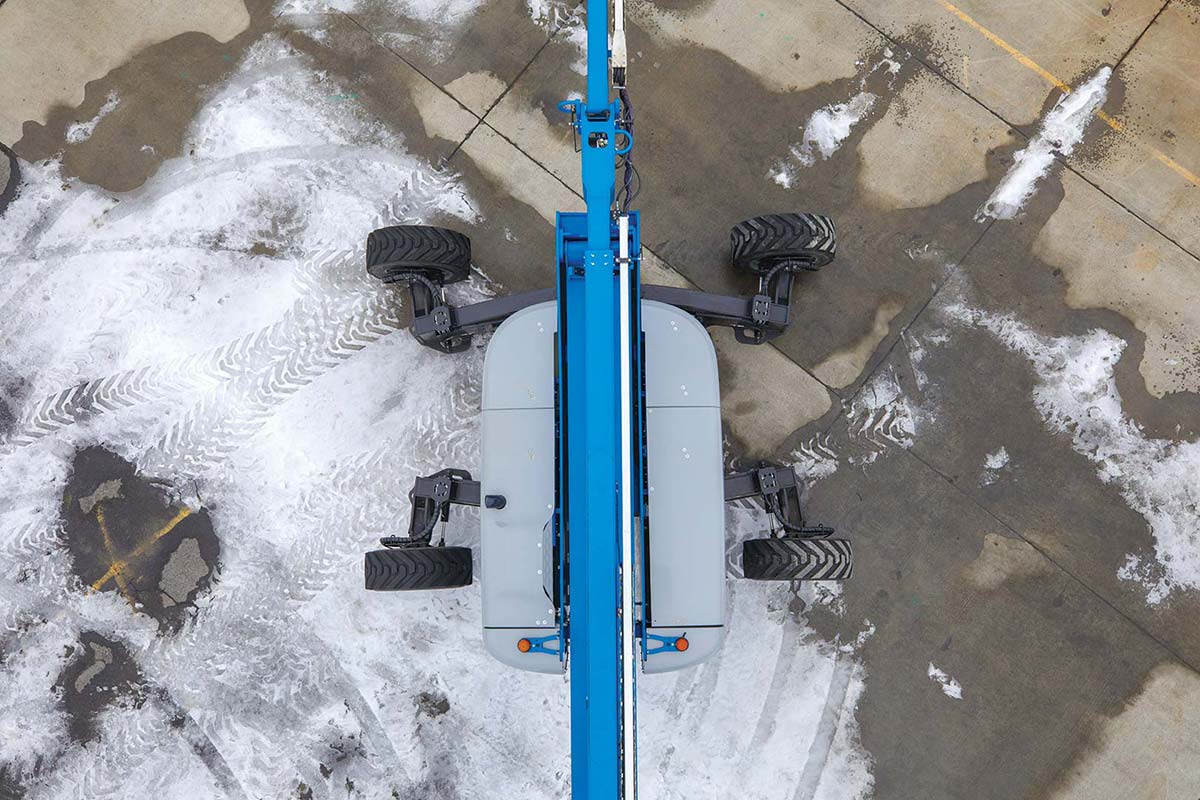 genie zx-135/70 articulating boom lift application