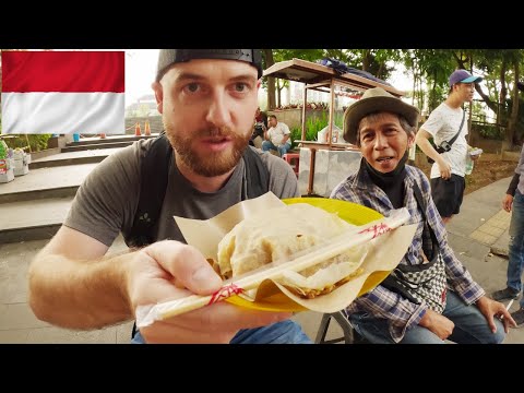 Exploring Bandung  (and eating strange Lumpia)
