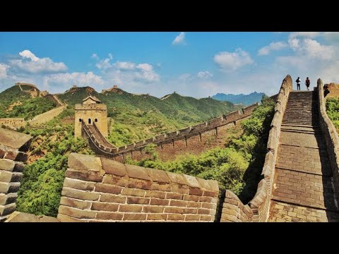 The Great Wall of China with Beijing Hikers and in Luna Sandals (English + German Subtitles)