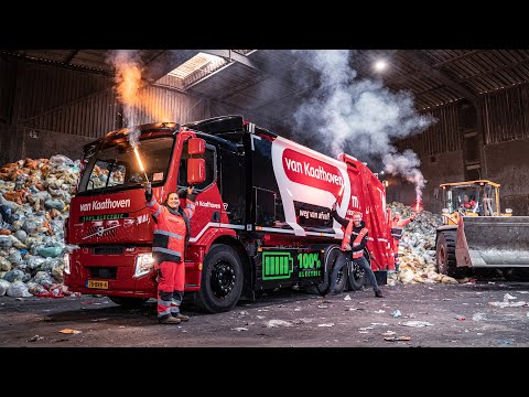 Vlammen met 100% elektrische Volvo vuilniswagen, altijd al eens willen doen!