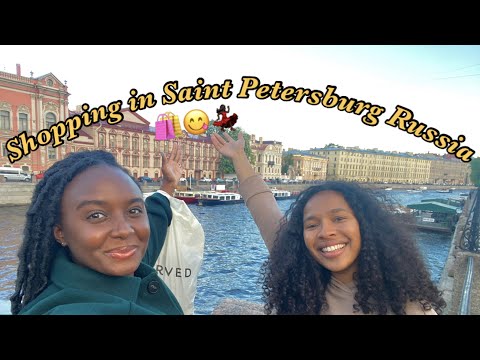 Winter Palace & Shopping with Friends in RUSSIA!